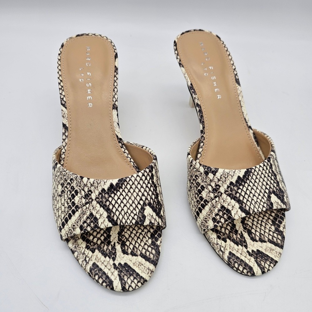 Marc Fisher Finny2 Mules Women Sz 8 White Snakeskin Leather Kitten Heels Sandals